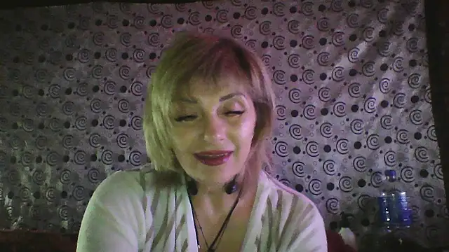 Snapshot of Lia_Ray chatting on November 17, 9:20 pm Lia Ray online show from November 17, 9:20 pm