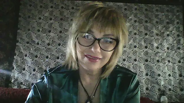 Lia Ray online show from March 4, 9:10 pm