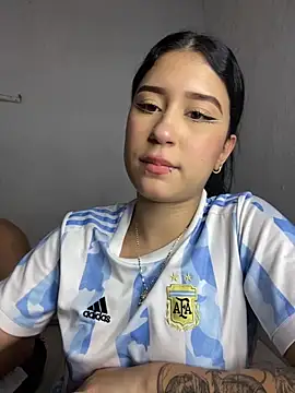 Snapshot of cristalxxx_hott chatting on November 10, 4:39 pm cristalxxx hott online show from November 10, 4:39 pm