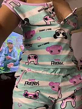 Snapshot of cristalxxx_hott chatting on December 2, 5:24 am cristalxxx hott online show from December 2, 5:24 am