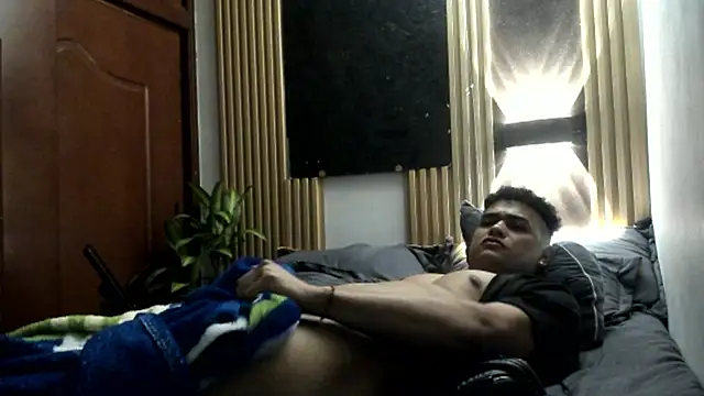 Snapshot of rexforctz chatting on November 25, 8:25 am rexforctz online show from November 25, 8:25 am