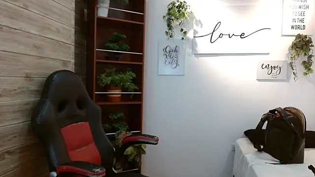 AmethystShadow17 online show from April 23, 4:24 am