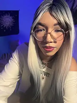 Cute Aleja online show from April 17, 9:18 pm