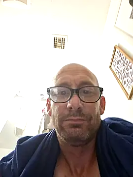 Snapshot of whateveruwanthowever chatting on November 24, 12:32 am whateveruwanthowever online show from November 24, 12:32 am