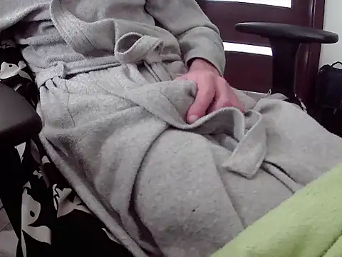 Snapshot of Batboy94 chatting on November 2, 9:11 am Batboy94 online show from November 2, 9:11 am