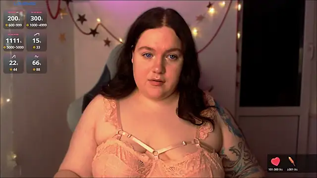 Snapshot of SummerTina chatting on December 19, 11:23 pm SummerTina online show from December 19, 11:23 pm