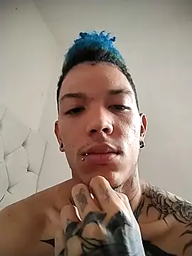 Snapshot of Overinktt chatting on October 27, 4:44 pm Overinktt online show from October 27, 4:44 pm