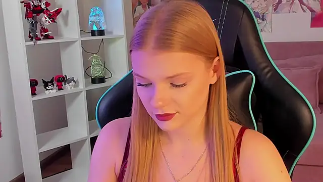 LilitRosen online show from November 26, 5:25 pm