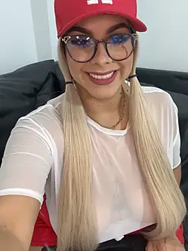 Snapshot of BBWCami_ chatting on October 19, 9:15 pm BBWCami online show from October 19, 9:15 pm