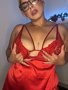 Snapshot of BBWCami_ chatting on November 23, 8:25 am BBWCami online show from November 23, 8:25 am