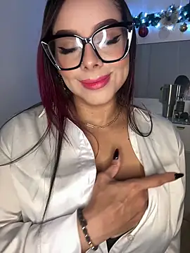 Snapshot of BBWCami_ chatting on December 22, 5:10 pm BBWCami online show from December 22, 5:10 pm