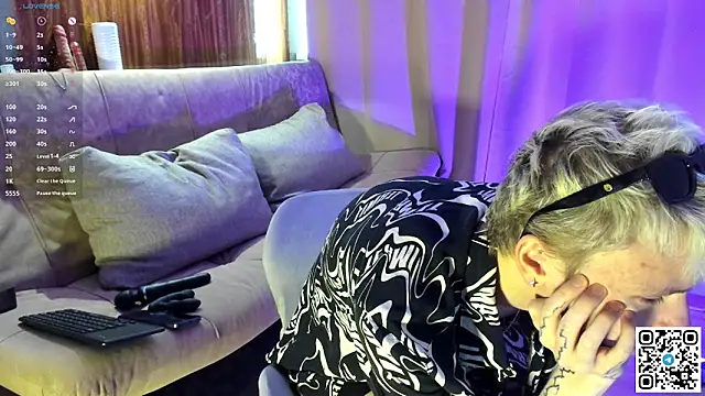 Logan mett online show from April 9, 12:10 pm