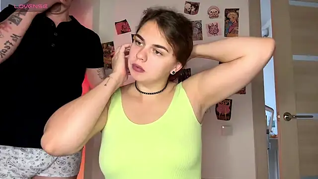 Snapshot of live_sexy chatting on October 30, 7:10 am live sexy online show from October 30, 7:10 am