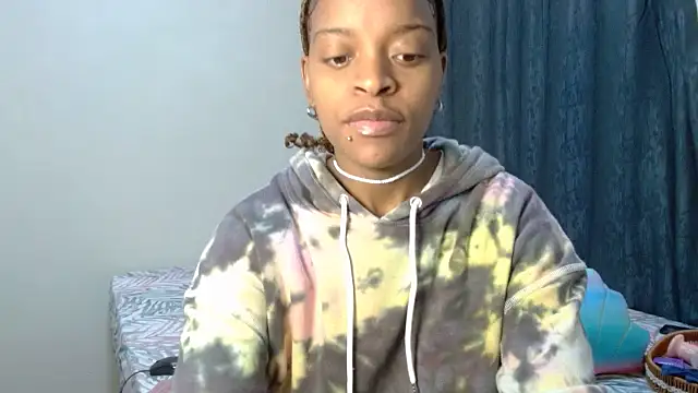 fifiqueen25 online show from March 22, 3:10 am