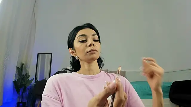 ReneeVoss online show from April 7, 2:56 am