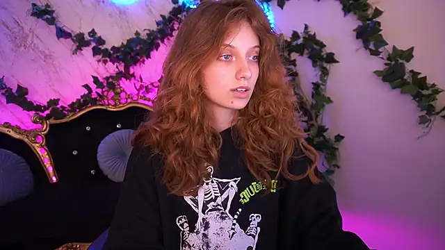 Snapshot of CuteeFoxy chatting on November 3, 2:29 pm CuteeFoxy online show from November 3, 2:29 pm