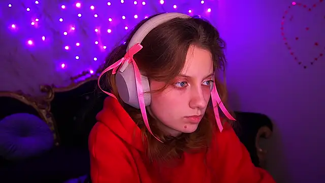 CuteeFoxy online show from February 21, 2:18 pm