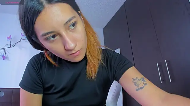 Snapshot of kittyrush_ chatting on June 11, 9:57 pm kittyrush online show from June 11, 9:57 pm