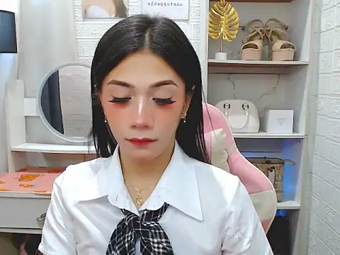 Snapshot of i_am_the_best_for_u chatting on October 22, 10:31 pm i am the best for u online show from October 22, 10:31 pm