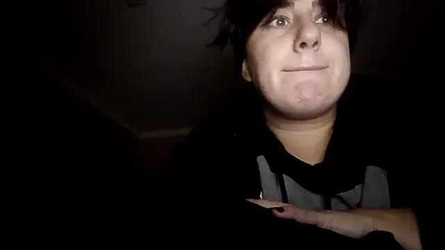 Snapshot of GwendolynFoster chatting on October 27, 4:33 pm GwendolynFoster online show from October 27, 4:33 pm