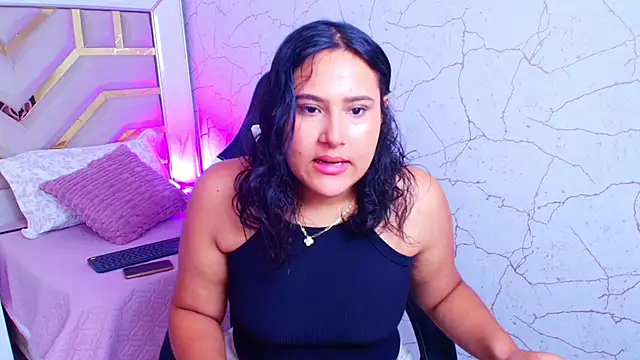 luna jonezz online show from November 4, 11:20 am