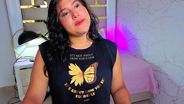 luna jonezz online show from November 6, 11:11 am