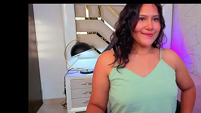 luna jonezz online show from November 7, 11:32 am