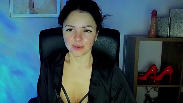 Mollybloom40 online show from December 18, 8:48 pm