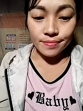 Snapshot of Hani-i chatting on November 25, 1:33 pm Hani-i online show from November 25, 1:33 pm