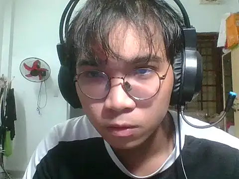 kave2033 online show from November 8, 4:29 pm