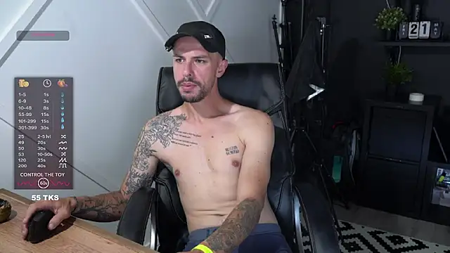 monsieurguitsxxx online show from June 28, 11:16 am