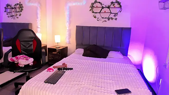 Snapshot of JustinCastiblanco chatting on November 10, 11:20 am JustinCastiblanco online show from November 10, 11:20 am