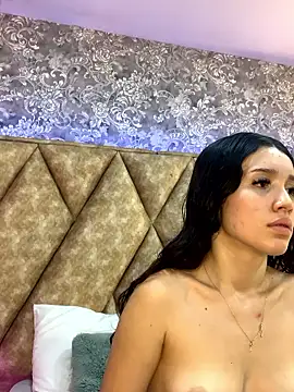 Snapshot of SsexCouplee chatting on January 10, 11:23 am SsexCouplee online show from January 10, 11:23 am