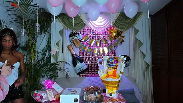 madams worker online show from March 26, 9:31 pm