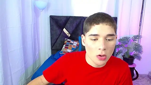 Snapshot of Mattass18 chatting on October 21, 1:23 pm Mattass18 online show from October 21, 1:23 pm