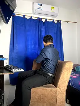 Kylian Alessandro online show from January 11, 1:27 pm