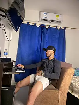 Kylian Alessandro online show from February 25, 12:15 pm