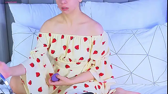 Snapshot of Ya_Siro chatting on October 18, 7:09 am Ya Siro online show from October 18, 7:09 am