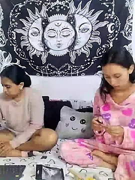 abby n emily online show from April 8, 1:22 pm