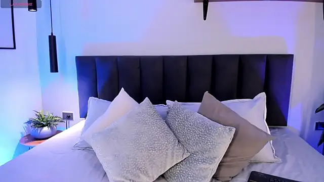 Snapshot of AilanaCortes chatting on November 19, 12:05 pm AilanaCortes online show from November 19, 12:05 pm