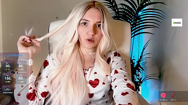 cute cake online show from December 3, 8:40 pm