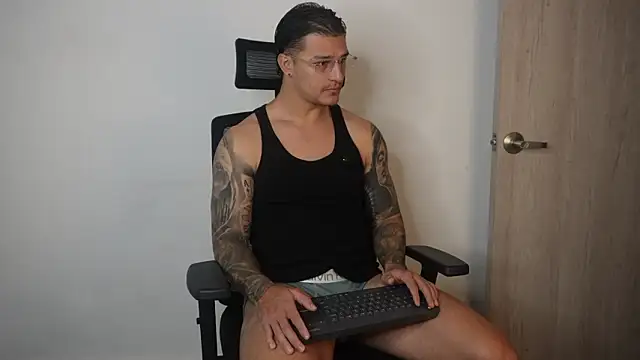 Dominick walker online show from March 18, 10:46 pm