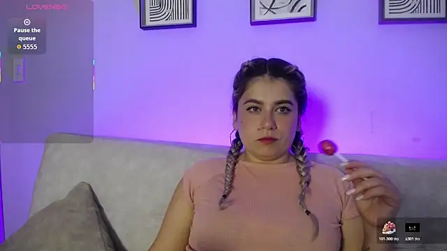 Sweet Bella Valery online show from November 4, 11:15 pm