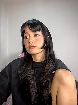 AnaisXoXo online show from December 15, 1:15 pm