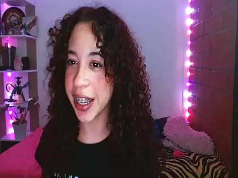 Medussa3033 online show from April 9, 4:01 am