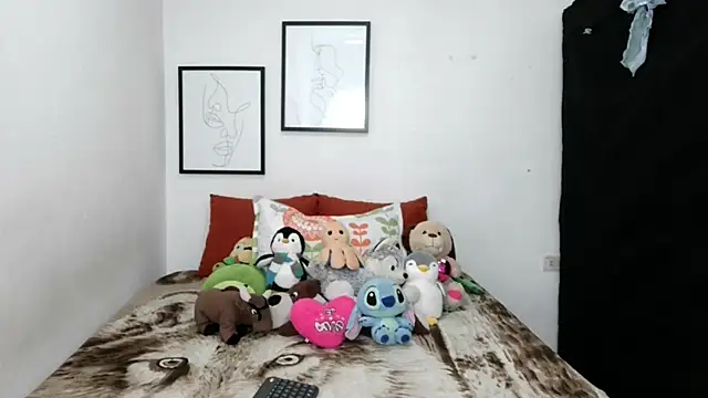 Snapshot of Gabi_Rodriguez1 chatting on October 30, 2:51 pm Gabi Rodriguez1 online show from October 30, 2:51 pm