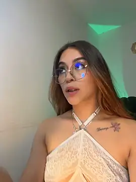 Snapshot of Aliss_rose chatting on November 4, 6:18 pm Aliss rose online show from November 4, 6:18 pm