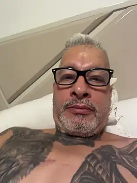 roygomez online show from November 6, 8:32 pm