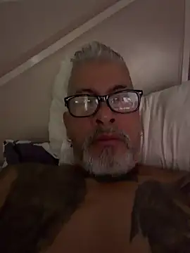 roygomez online show from November 27, 3:19 am