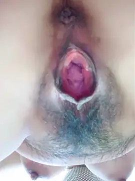 Snapshot of piug321 chatting on February 2, 7:34 pm piug321 online show from February 2, 7:34 pm